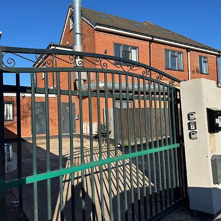 Cosy 3 Bed Apartment Near Birmingham Airport & Nec Perfect For Groups & Contractors! Kültér fotó